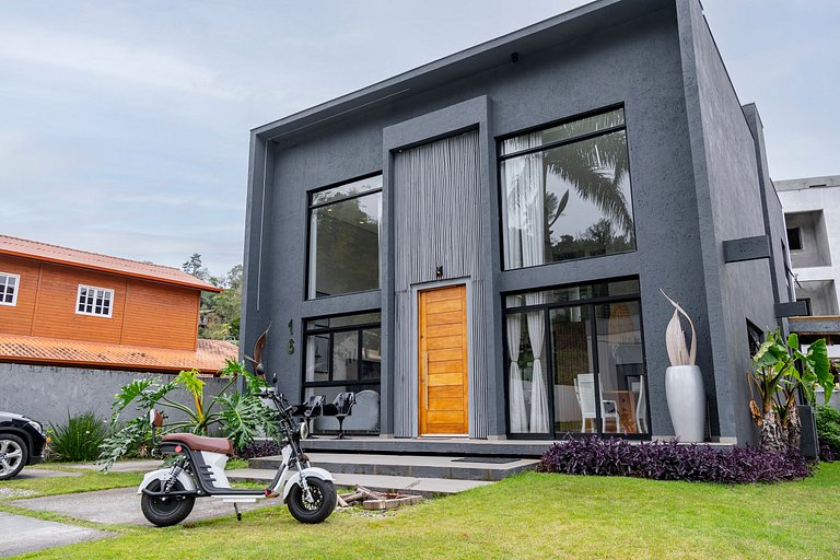 Casa Essenza 4Q perto da praia by Achei Floripa