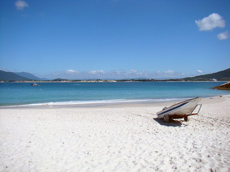 Casa Uana perto da praia do Campeche by Achei