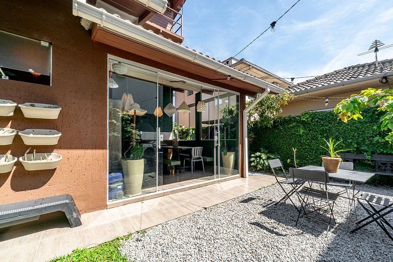 Casa Uana perto da praia do Campeche by Achei