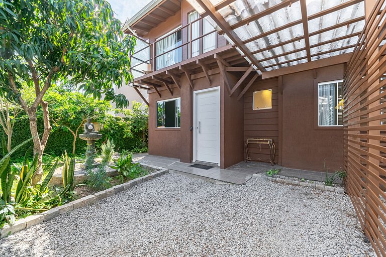 Casa Uana perto da praia do Campeche by Achei