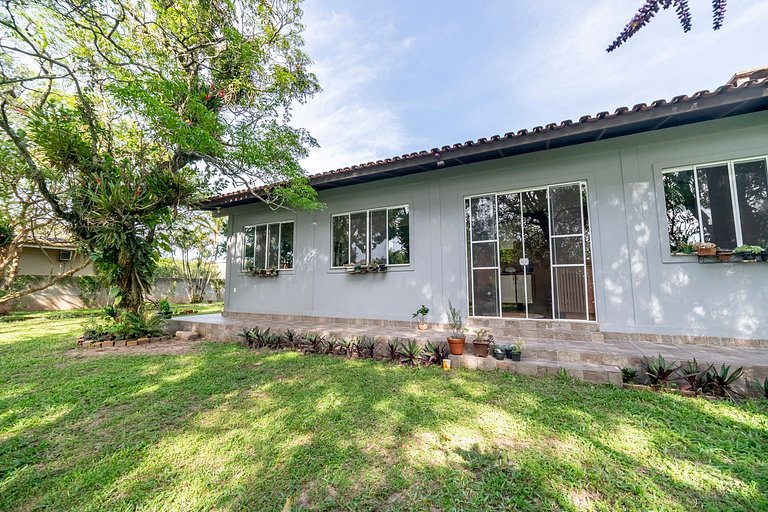 Casa Arbore 3Q perto da praia do Campeche by Achei