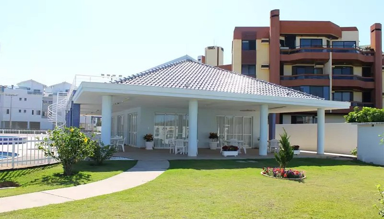 Apto Gaivotas 100m da praia dos Ingleses by Achei