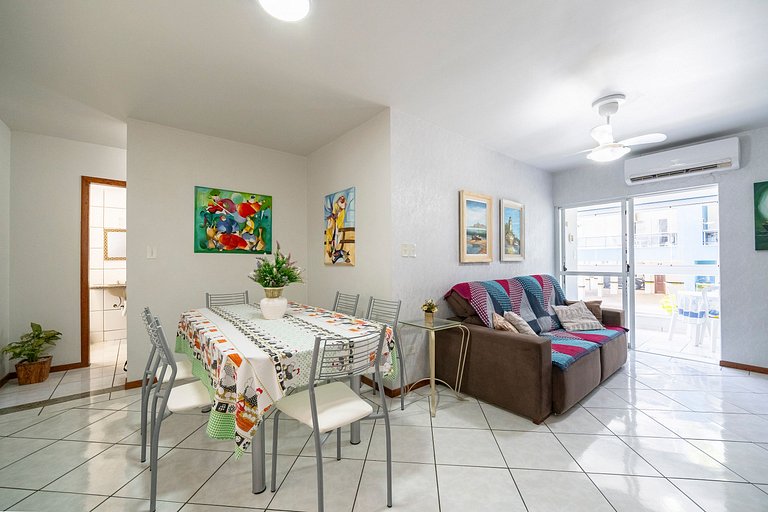 Apto Gaivotas 100m da praia dos Ingleses by Achei