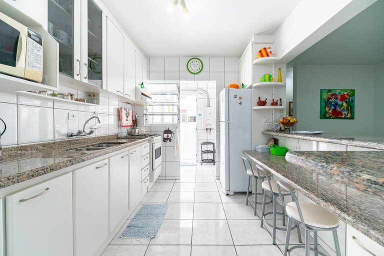 Apto Gaivotas 100m da praia dos Ingleses by Achei