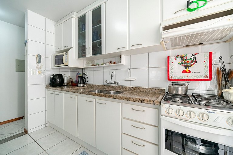 Apto Gaivotas 100m da praia dos Ingleses by Achei