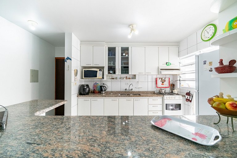 Apto Gaivotas 100m da praia dos Ingleses by Achei