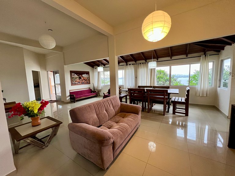 Casa Mediterrânea com vista para o mar by Achei