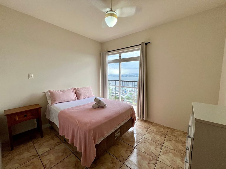 Casa Mediterrânea com vista para o mar by Achei