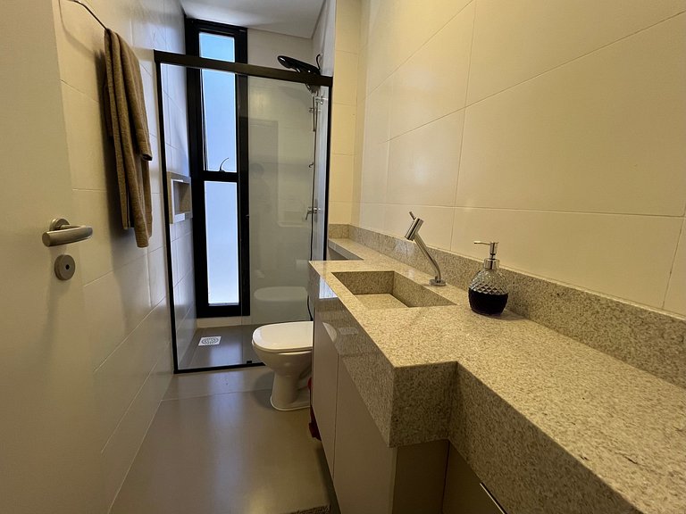 Apto Germany 500m da praia dos Ingleses by Achei