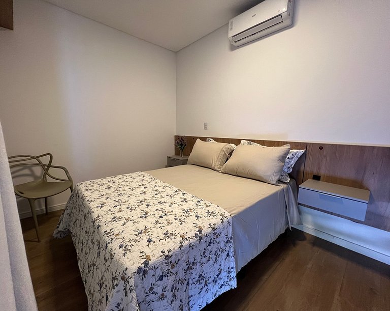 Apto Germany 500m da praia dos Ingleses by Achei