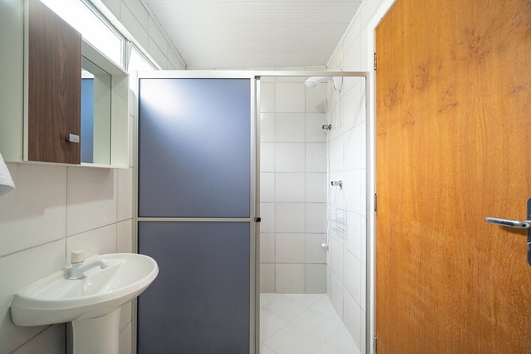 Estúdio Quint 500m da UFSC by Achei Florianópolis