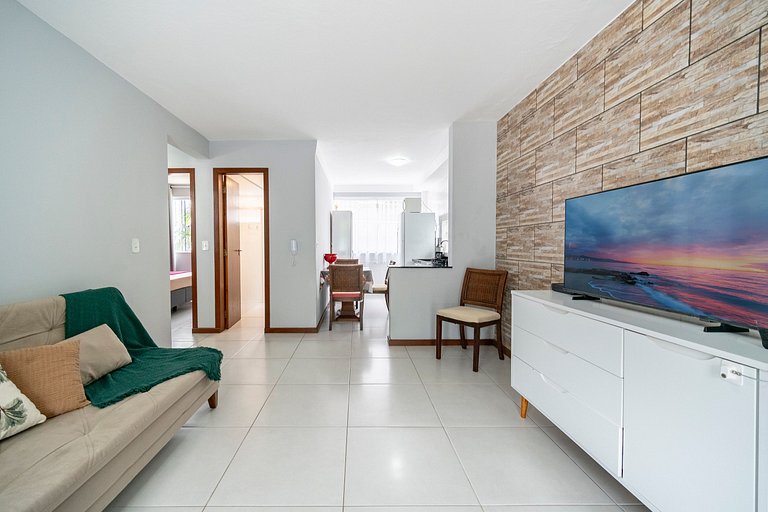 Apt Solaris 2Q perto da praia do Sambaqui by Achei