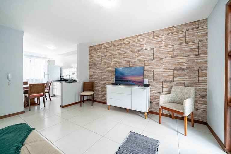 Apt Solaris 2Q perto da praia do Sambaqui by Achei