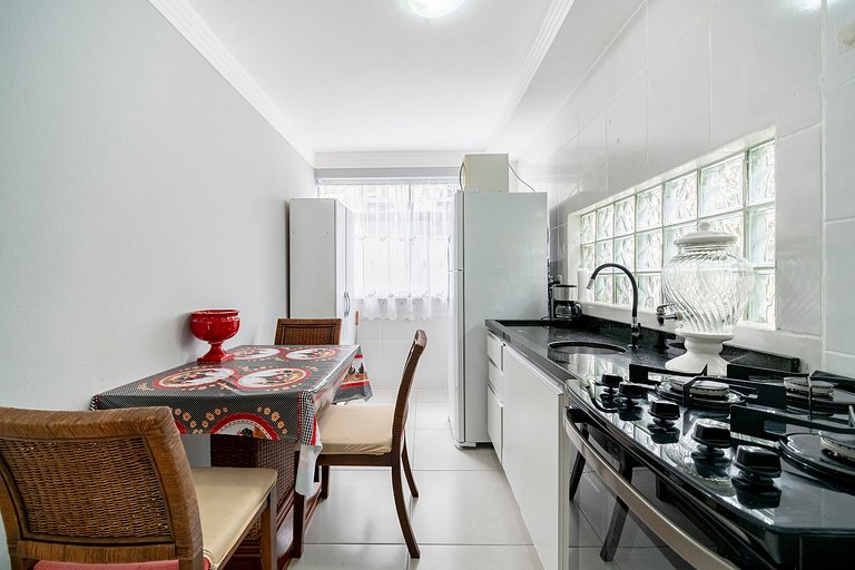 Apt Solaris 2Q perto da praia do Sambaqui by Achei