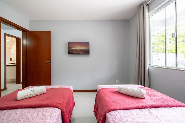 Apt Solaris 2Q perto da praia do Sambaqui by Achei