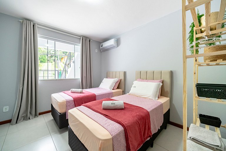 Apt Solaris 2Q perto da praia do Sambaqui by Achei