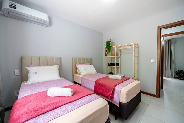 Apt Solaris 2Q perto da praia do Sambaqui by Achei