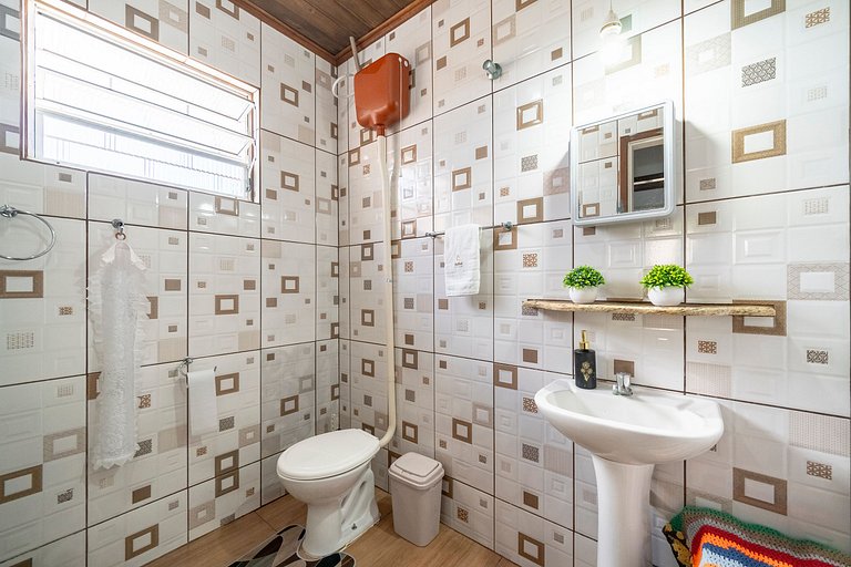 Casa Sapucaia perto da praia dos Ingleses by Achei