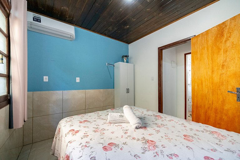 Casa Sapucaia perto da praia dos Ingleses by Achei