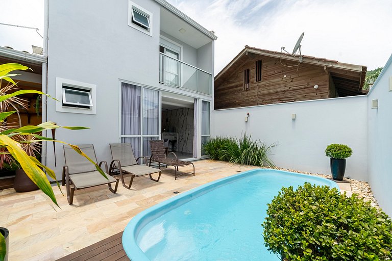 Apto Wave 3Q 800m da praia by Achei Floripa