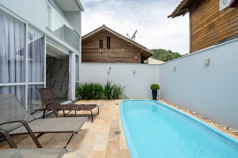 Apto Wave 3Q 800m da praia by Achei Floripa