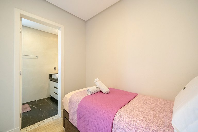 Apto Wave 3Q 800m da praia by Achei Floripa