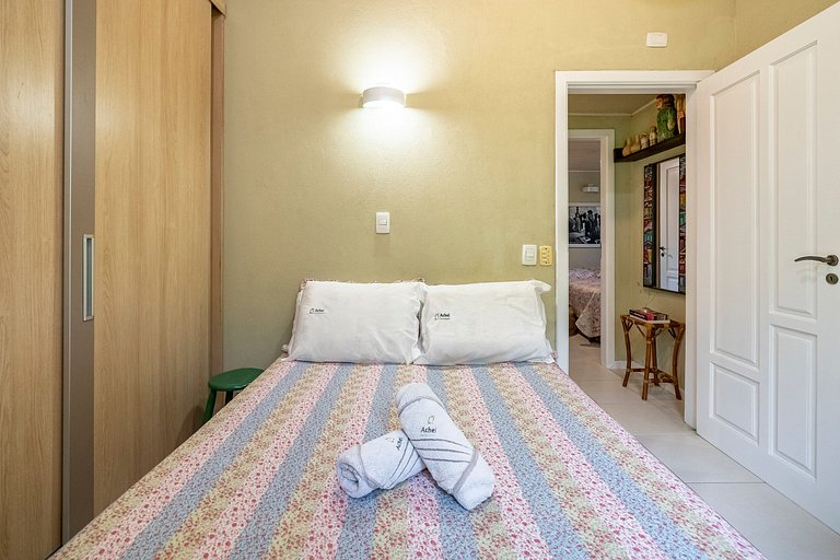 Casa Amborés 400m da praia em Jurerê Internacional