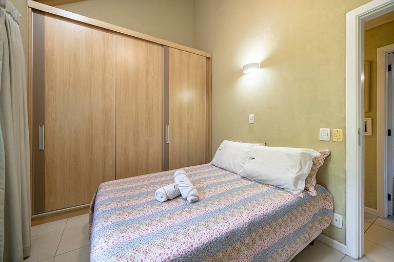 Casa Amborés 400m da praia em Jurerê Internacional