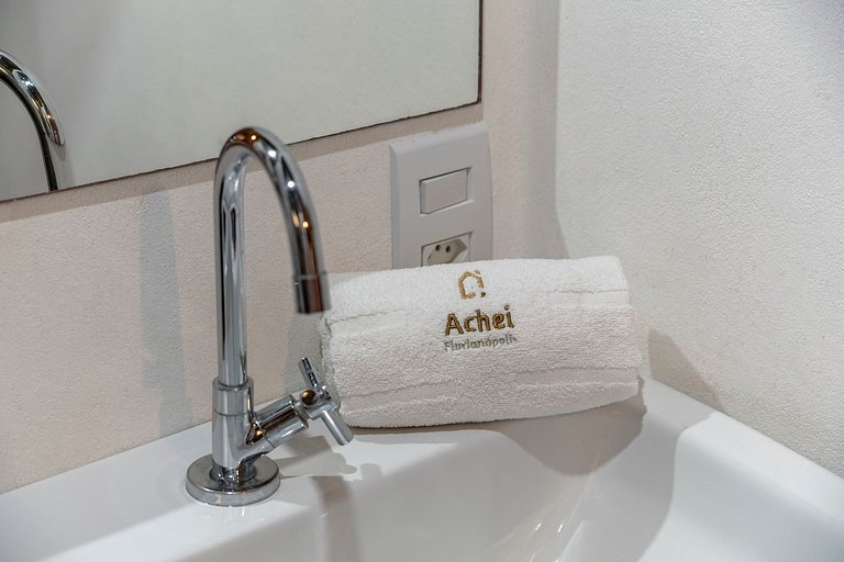 Cabana Parvati na Barra da Lagoa by Achei