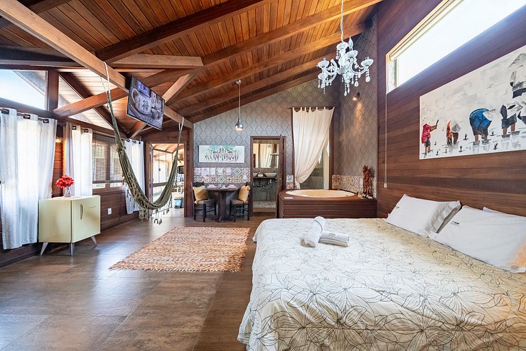 Shiva Chalé com hidro na Barra da Lagoa by Achei