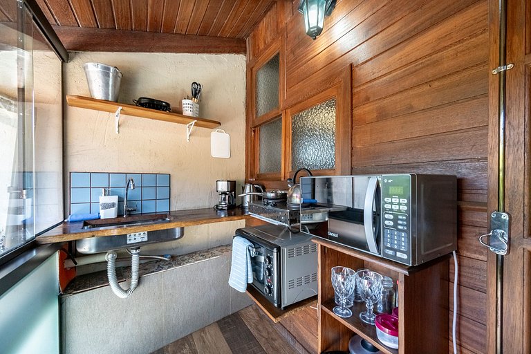 Shiva Chalé com hidro na Barra da Lagoa by Achei