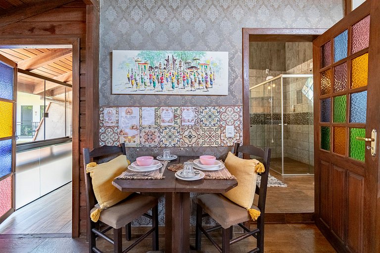 Shiva Chalé com hidro na Barra da Lagoa by Achei