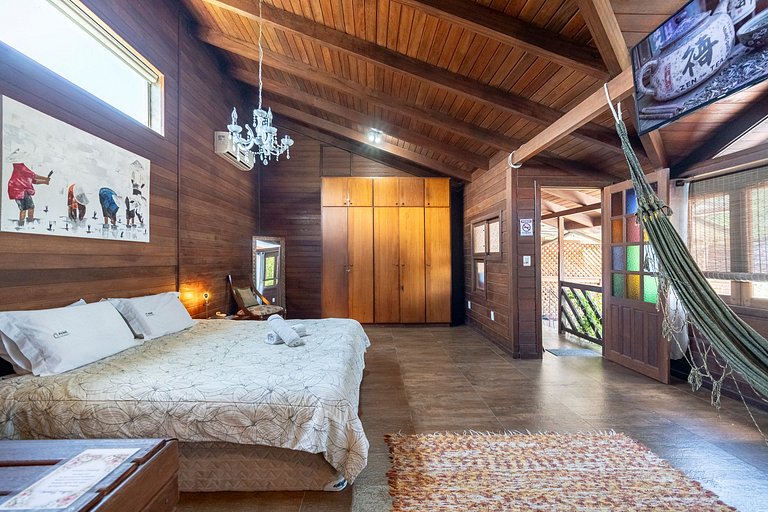 Shiva Chalé com hidro na Barra da Lagoa by Achei