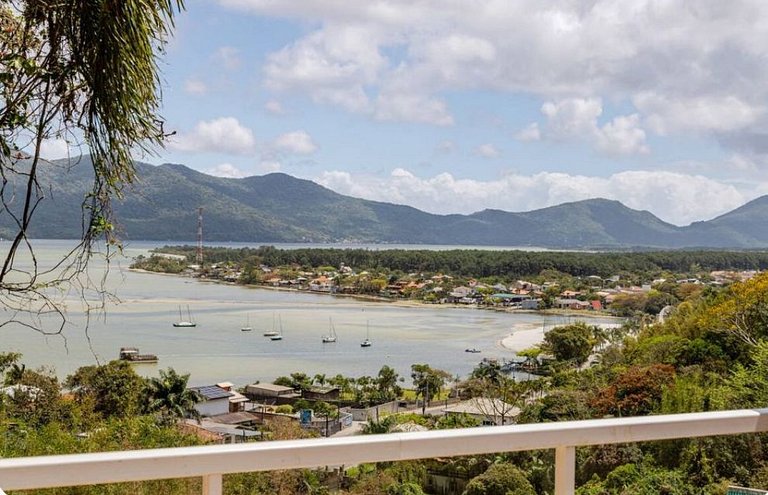 Loft Barra da Lagoa com vista by Achei Floripa