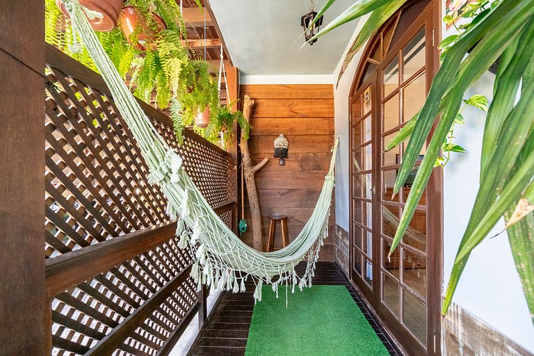 Buddha House com hidro na Barra da Lagoa by Achei