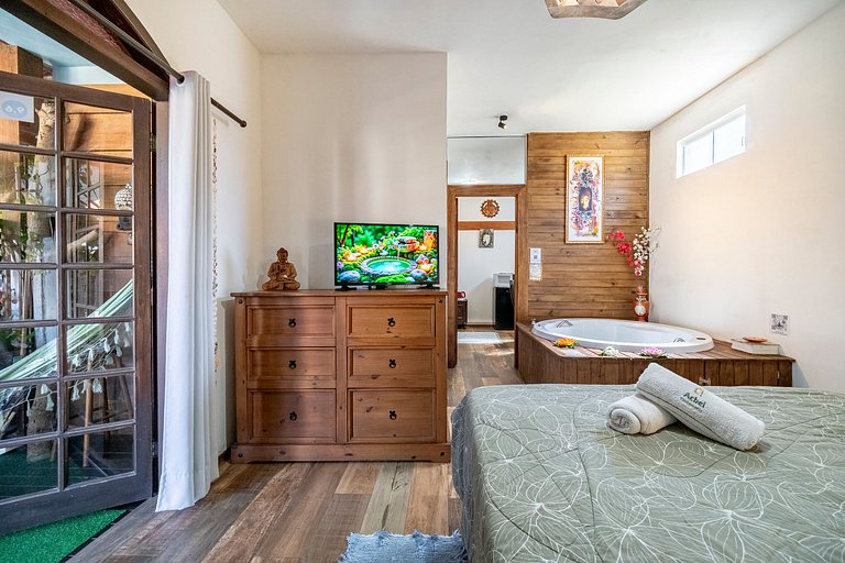 Buddha House com hidro na Barra da Lagoa by Achei