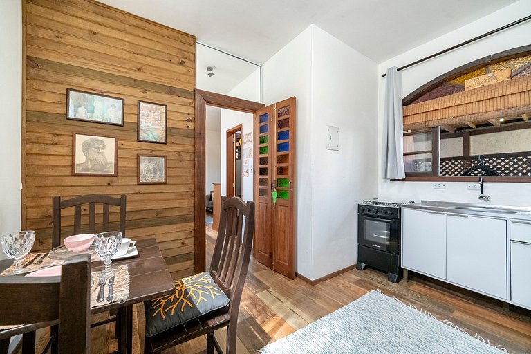 Buddha House com hidro na Barra da Lagoa by Achei