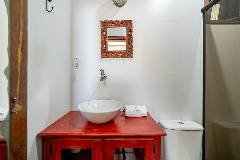 Buddha House com hidro na Barra da Lagoa by Achei