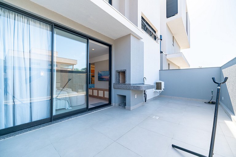 Apt Tamar a 50m da praia da Barra by Achei Floripa
